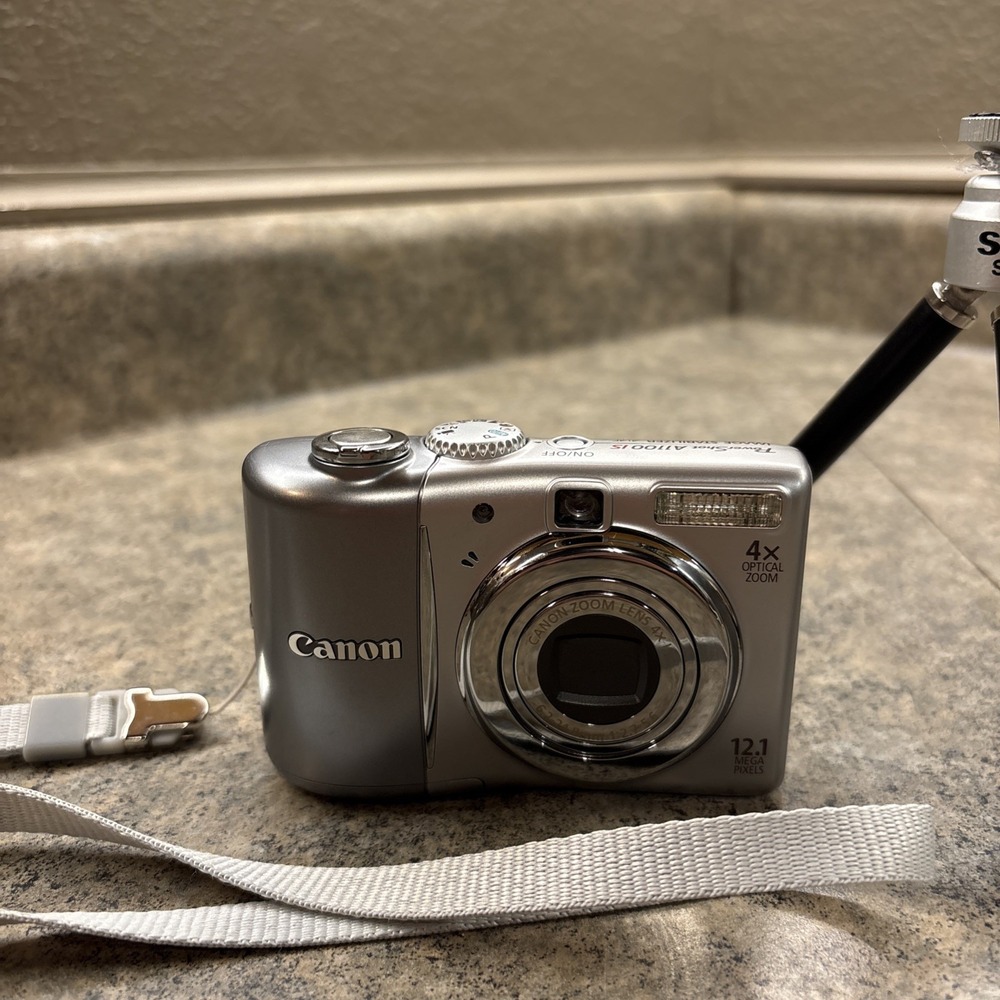 Canon PowerShot A1100 IS 12.1MP Digital Camera silver MINT COND+ Stand & Mem Car - Picture 3 of 13